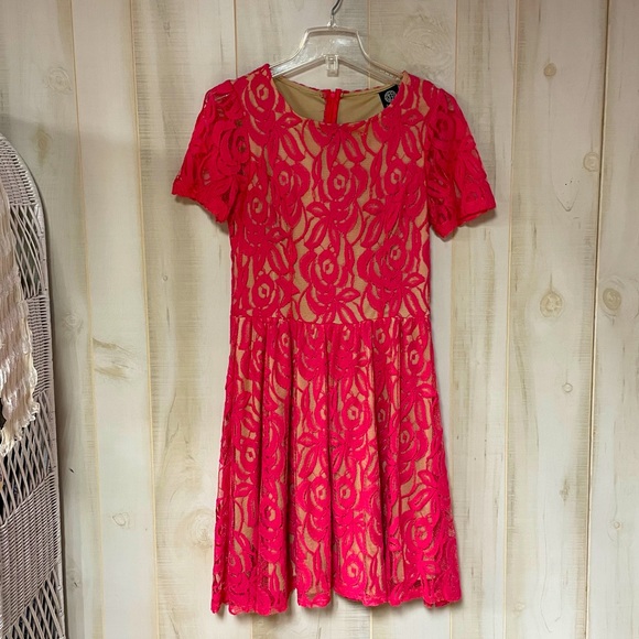 bobeau Dresses & Skirts - Bobeau Pink Tan Lace Covered Short Sleeve Dress Sz S